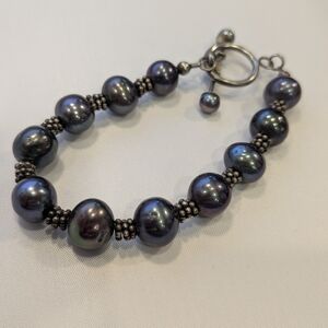 Elegant Black Pearl Bracelet